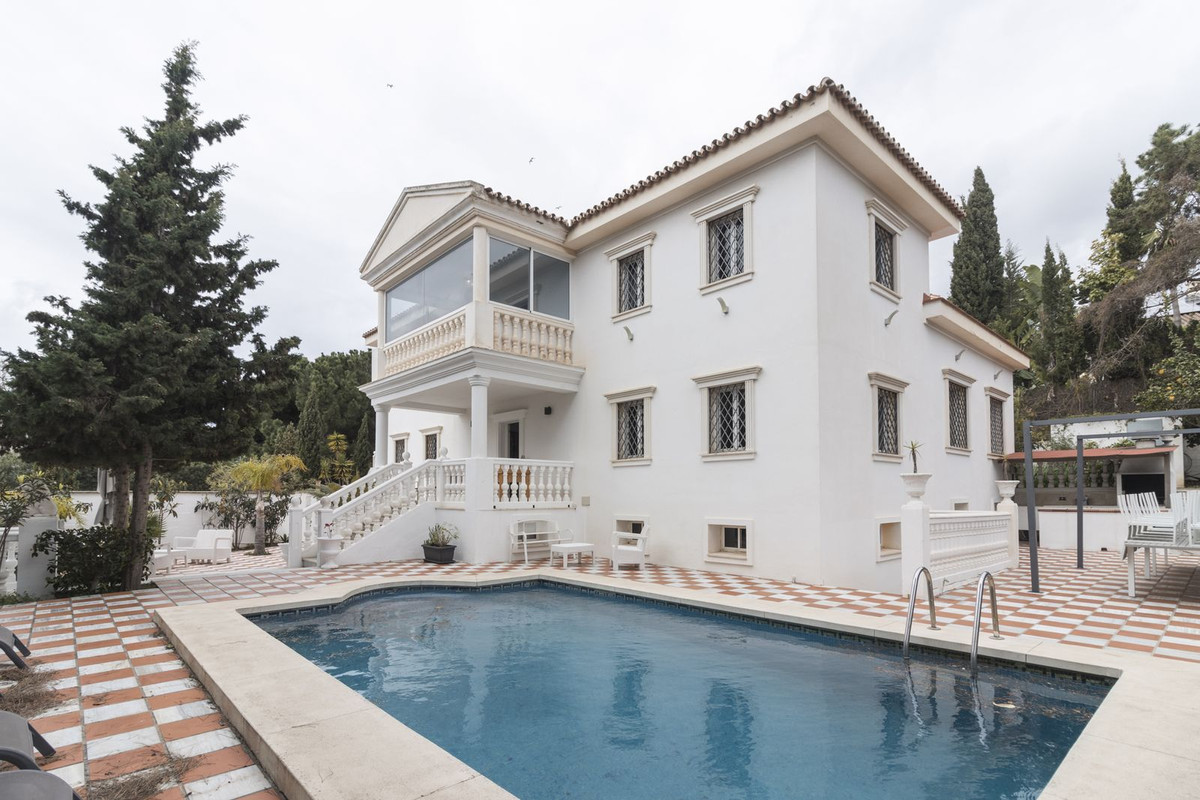 						Villa  Detached
													for sale 
																			 in Hacienda Las Chapas
					