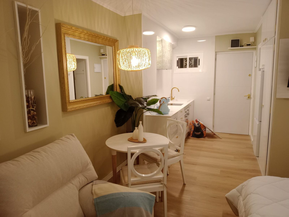 1 Bedroom Middle Floor Apartment For Sale Benalmadena, Costa del Sol - HP4600708