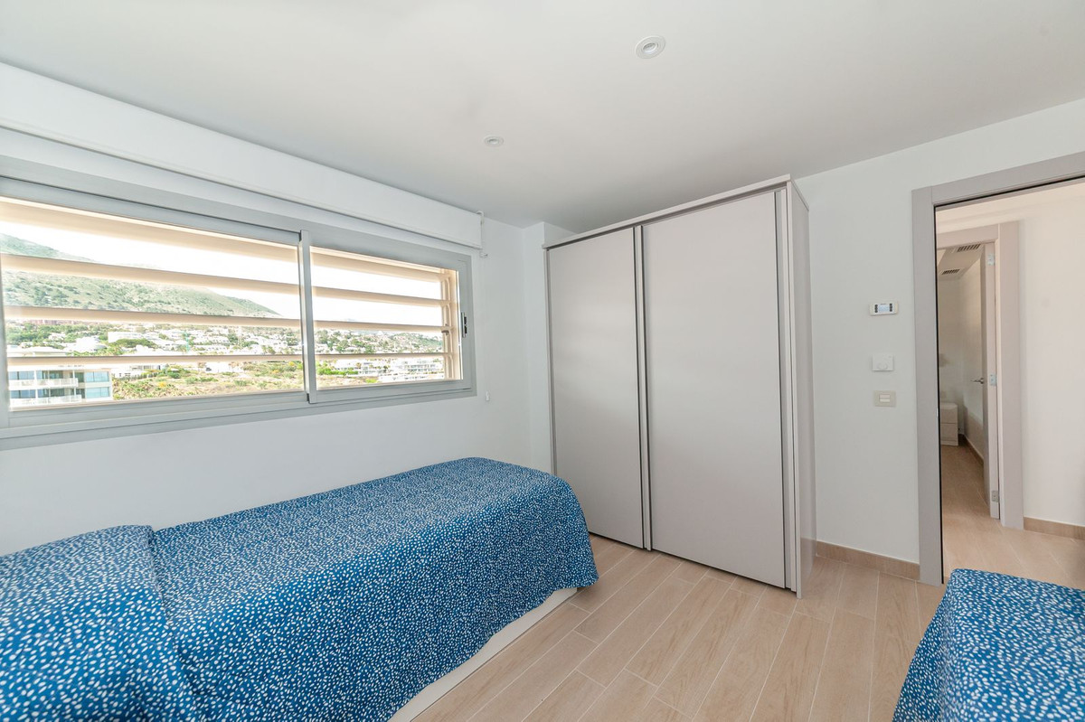 Apartment Middle Floor in Carvajal, Costa del Sol
