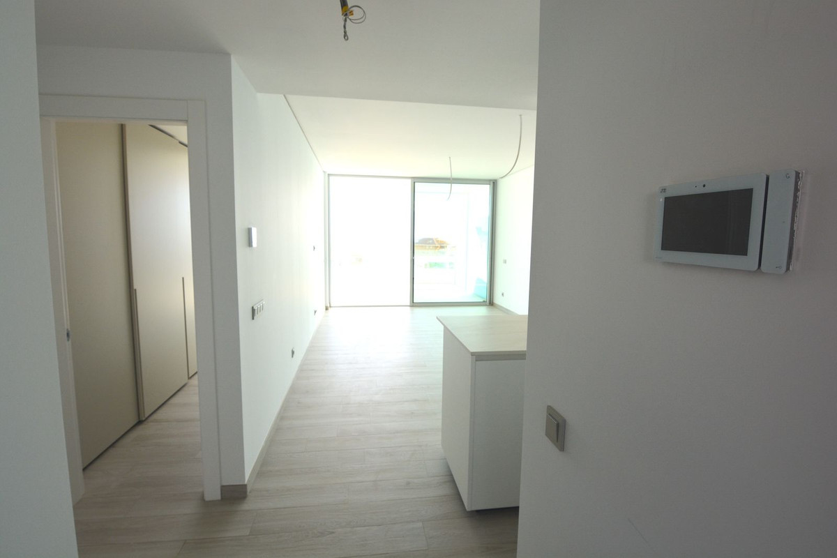 Apartment Middle Floor in Carvajal, Costa del Sol
