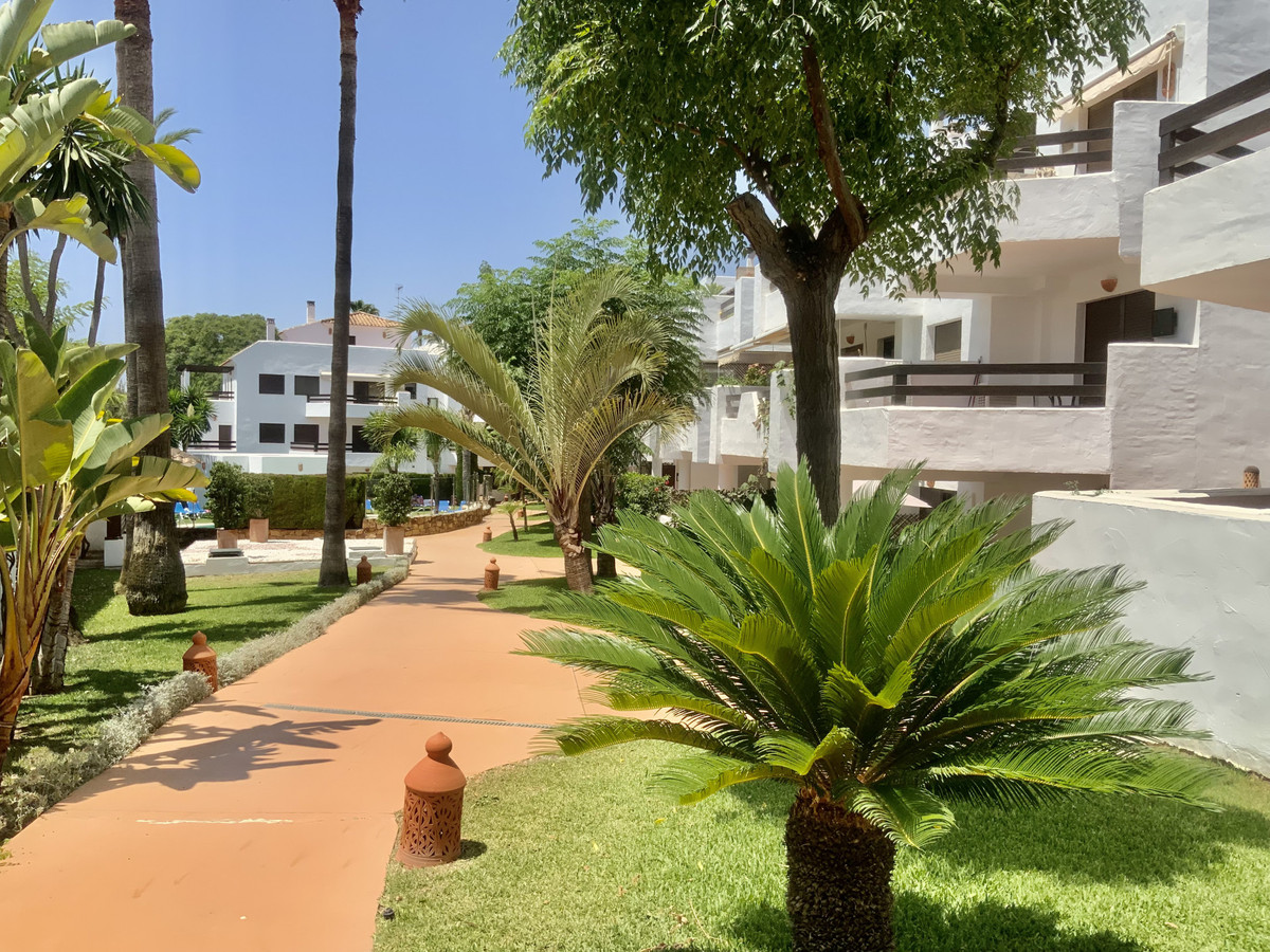Apartamento Planta Baja en Costalita, Costa del Sol
