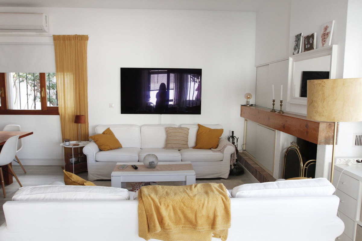 Villa con 6 Dormitorios en Venta Estepona