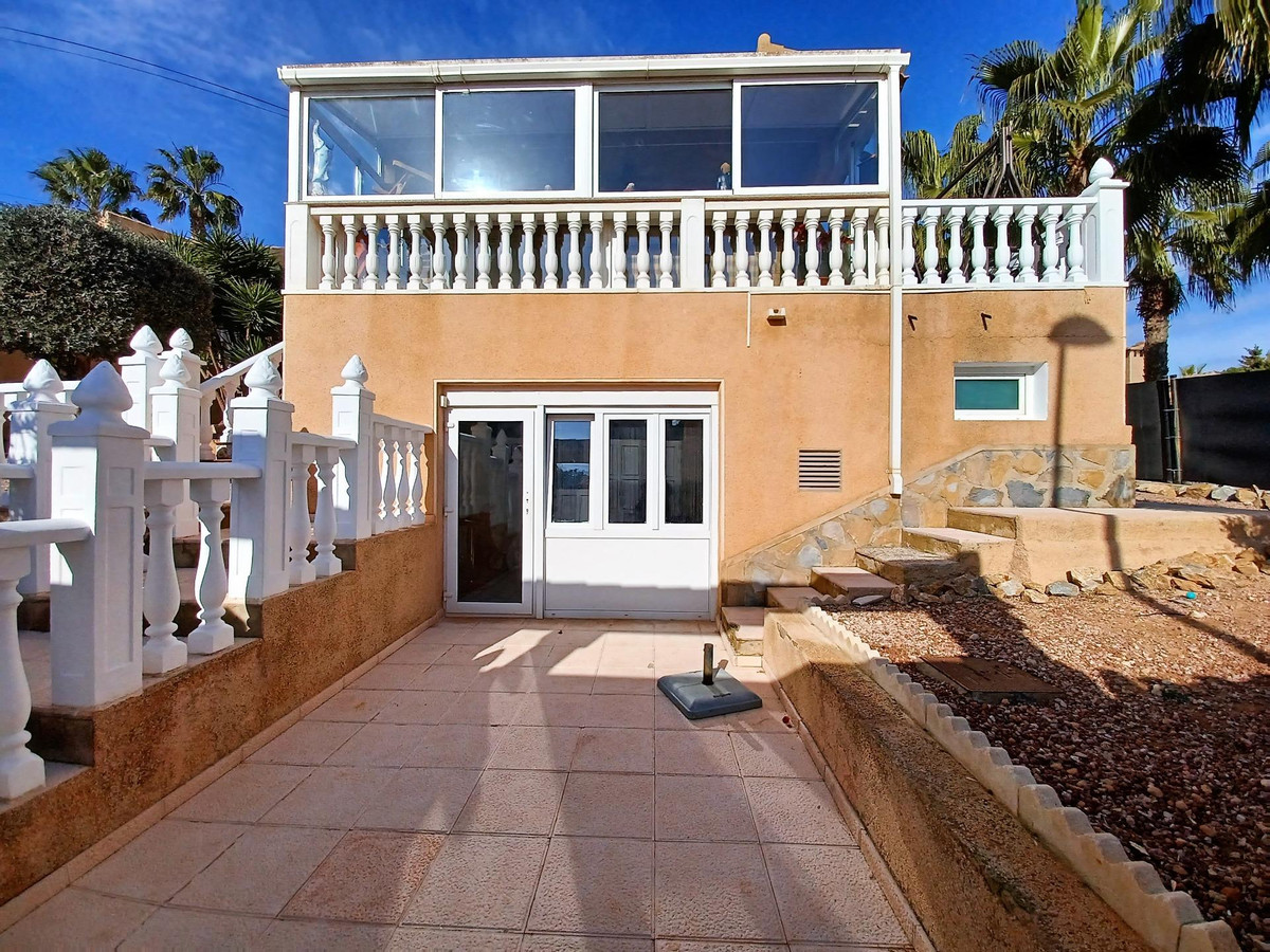 This large and private villa is in a peaceful setting, well maintained and set up for everything you, Spain