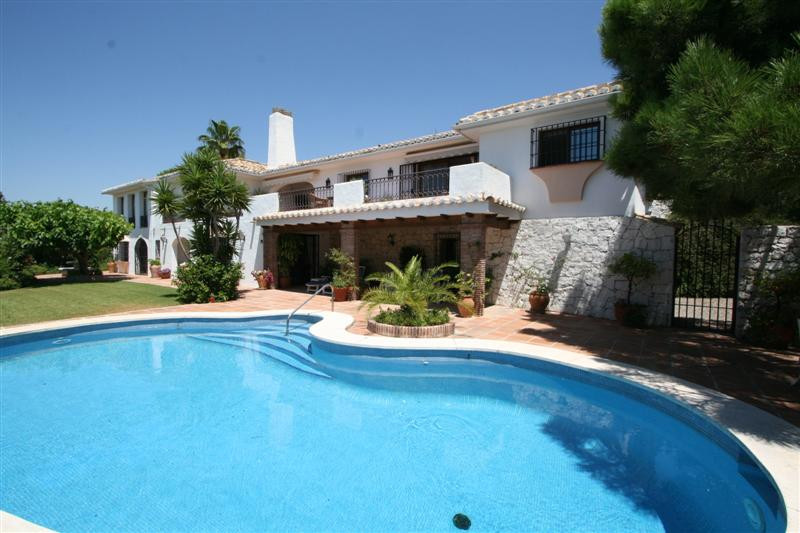 6 bedroom Villa For Sale in Valtocado, Málaga - thumb 41