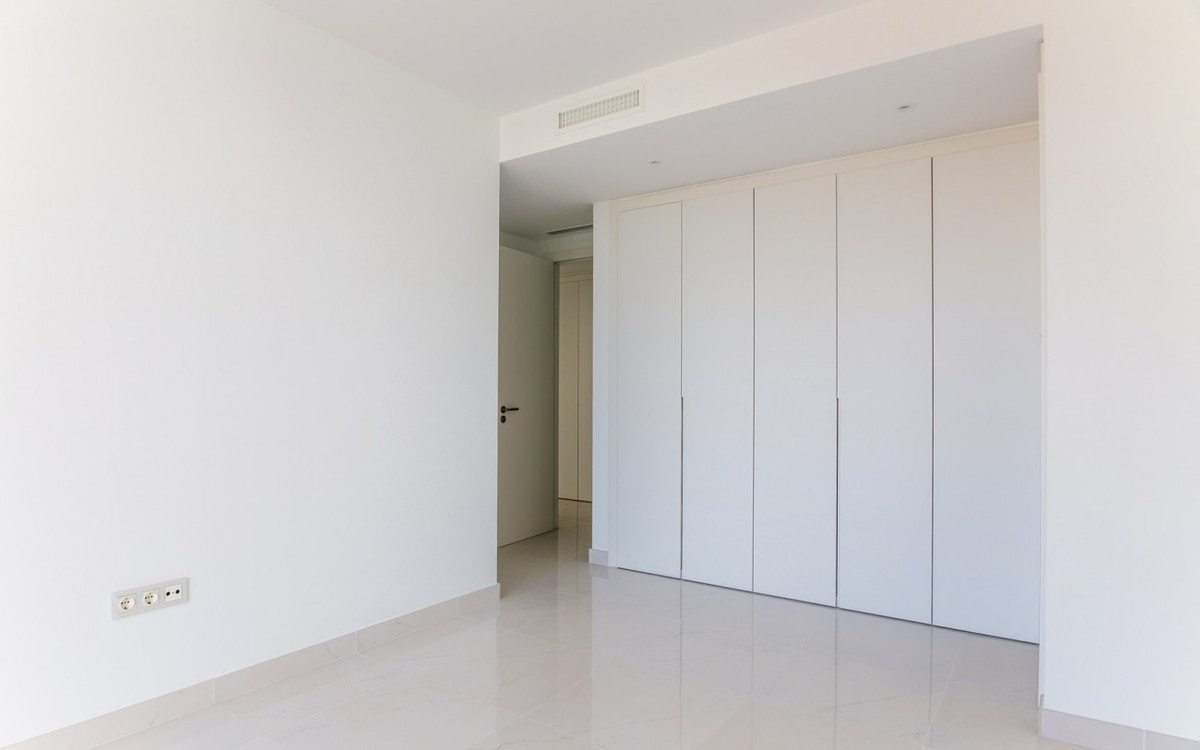 4 bedroom Apartment For Sale in Atalaya, Málaga - thumb 10