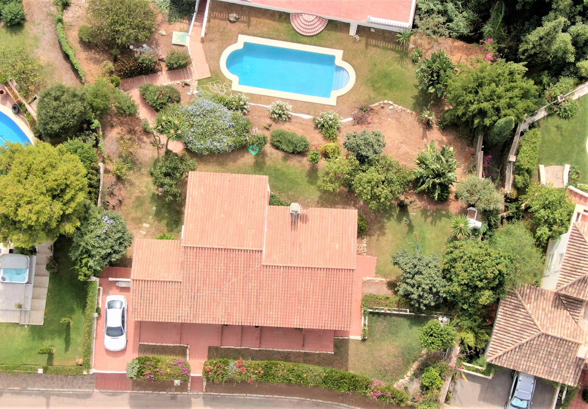 Villa te koop in El Rosario R4131835
