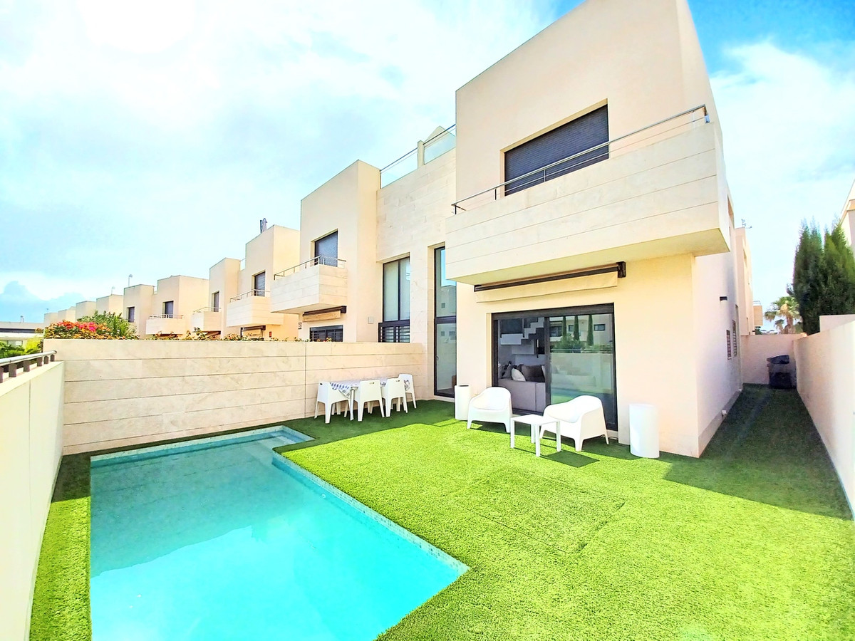 Stunning villa located in the very sought after area of Los Dolses. The complex consists of high end, Spain