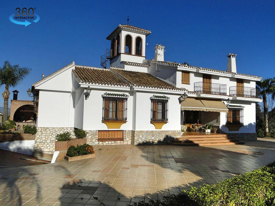 6 bedroom Villa For Sale in Alhaurín el Grande, Málaga - thumb 2