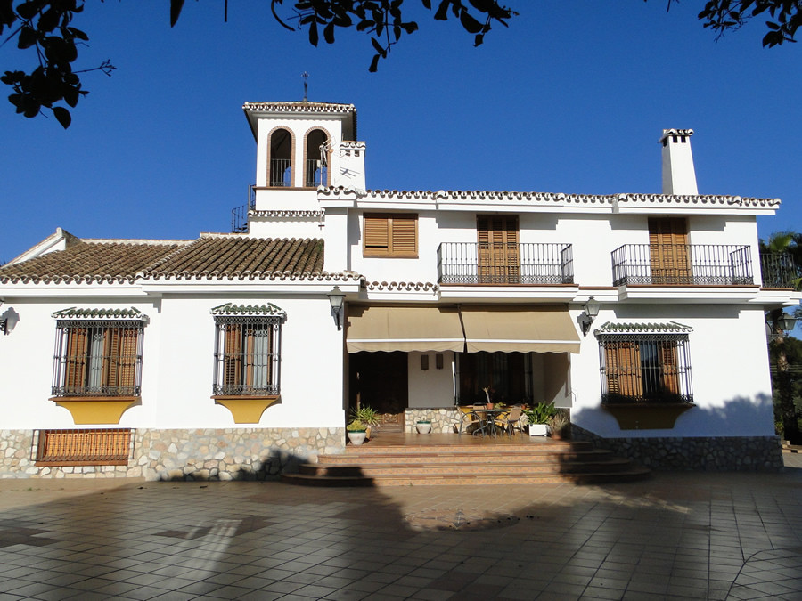 Villa con 6 Dormitorios en Venta Alhaurín el Grande