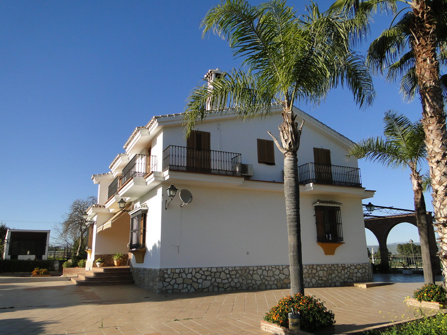 Villa con 6 Dormitorios en Venta Alhaurín el Grande