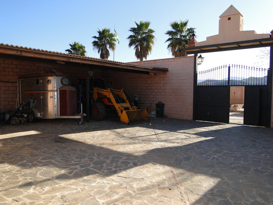 Villa te koop in Alhaurín el Grande R2868956