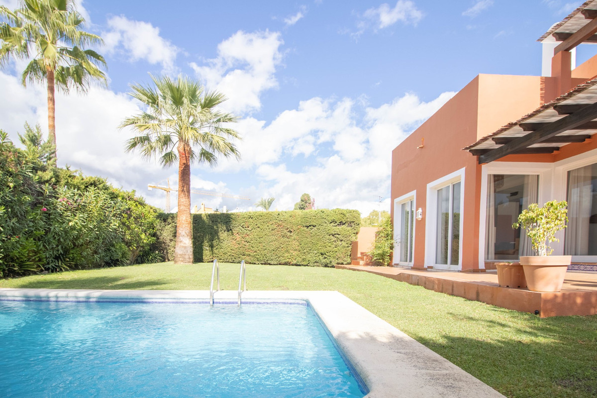 3 Bedroom Detached Villa For Sale Nueva Andalucía