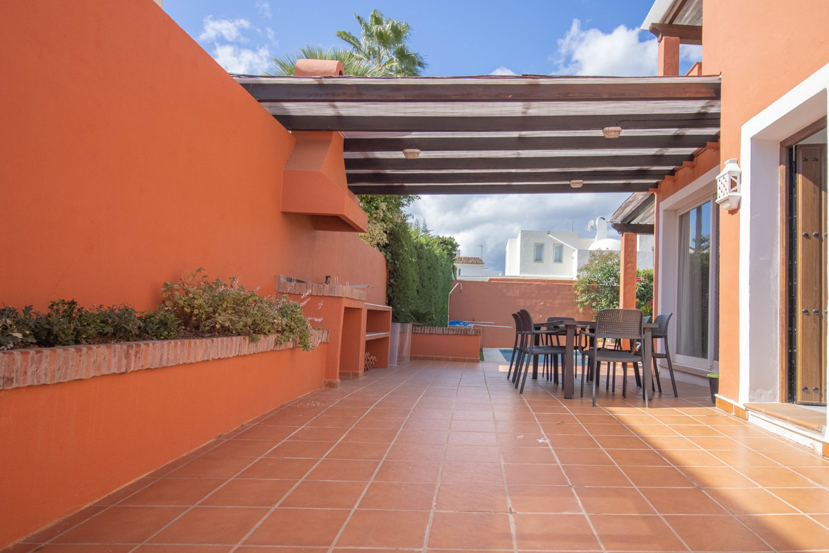 3 Bedroom Detached Villa For Sale Nueva Andalucía