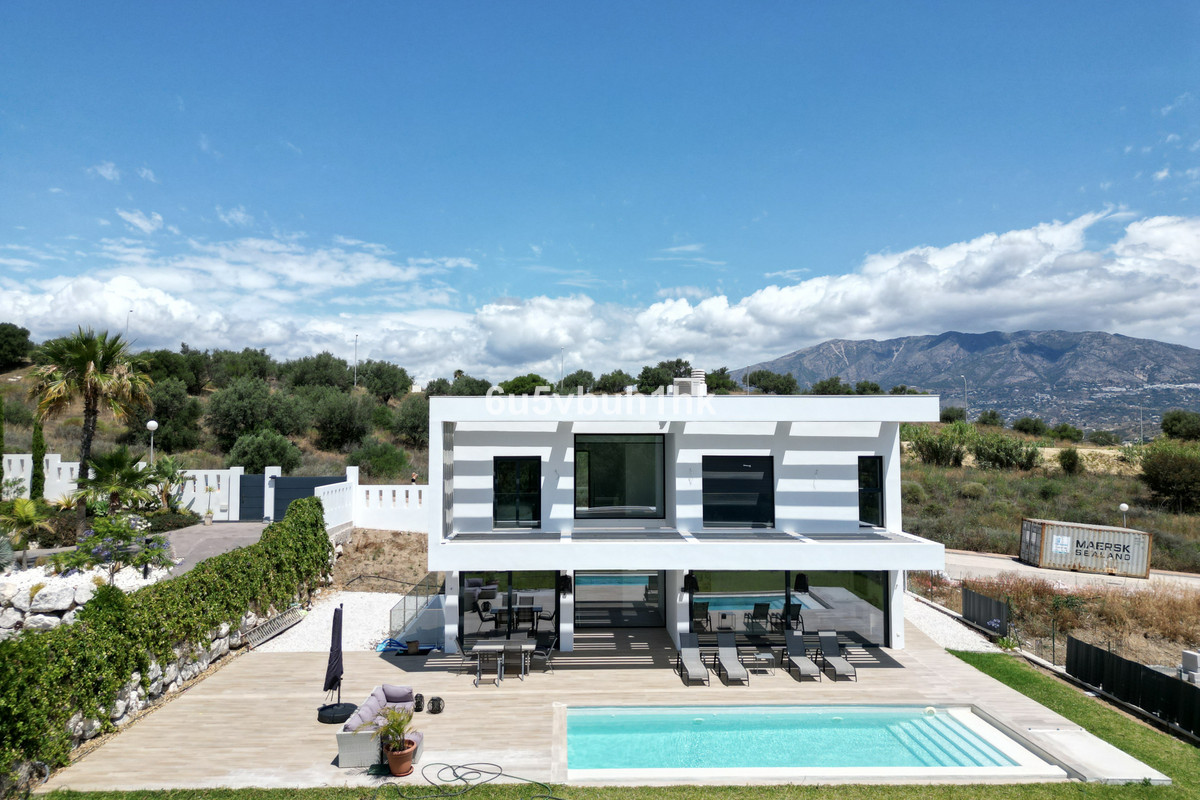 Exceptional modern and recently built villa located in the area of Cerros del Aguila, Mijas Costa. T, Spain