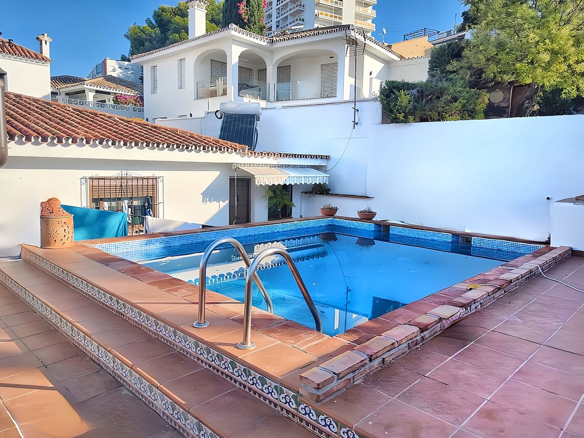 3 Bedroom Semi-Detached House For Sale Nueva Andalucía, Costa del Sol - HP4359814
