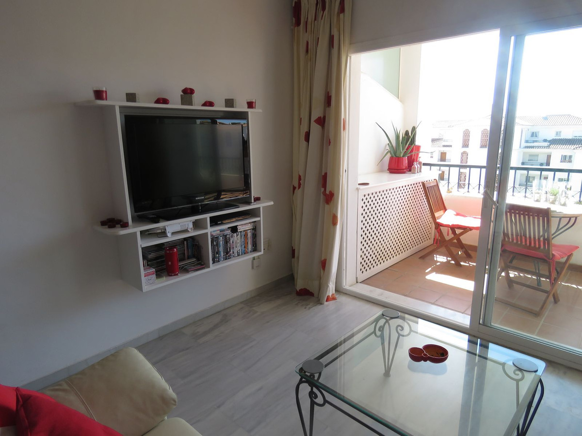 2 Bedroom Middle Floor Apartment For Sale Calahonda