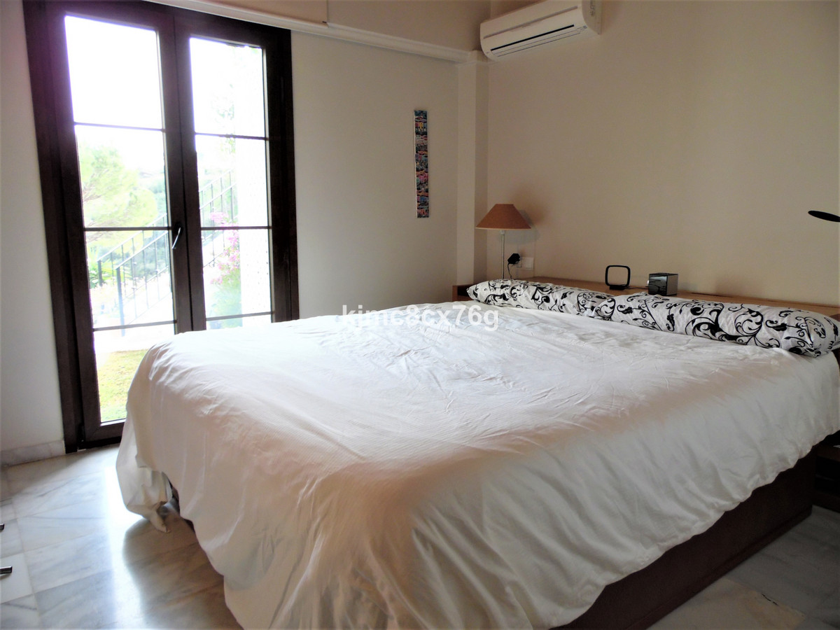 2 bed Property For Sale in Benahavís, Costa del Sol - thumb 7