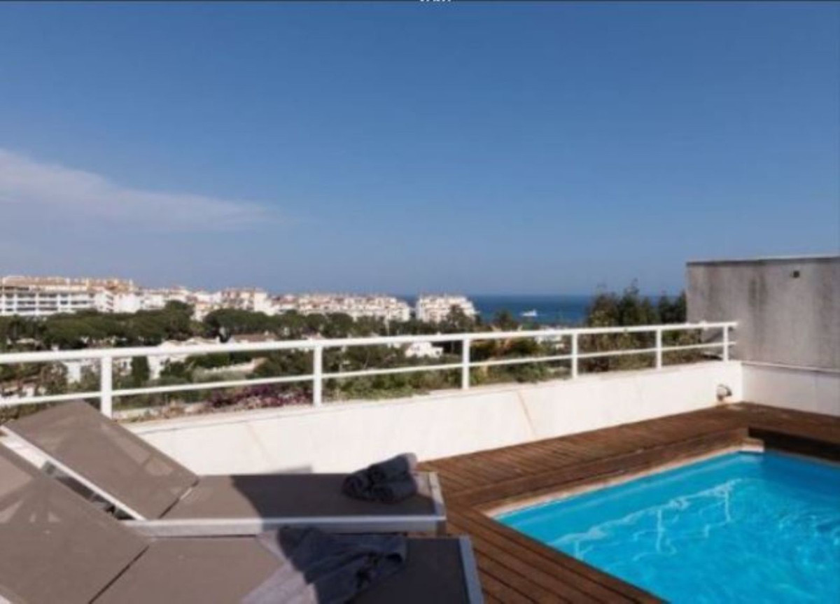 REDUCED - AMAZING & HUGE 4 BED DUPLEX PENTHOUSE WITH MASSIVE SOLARIUM & PRIVATE POOL