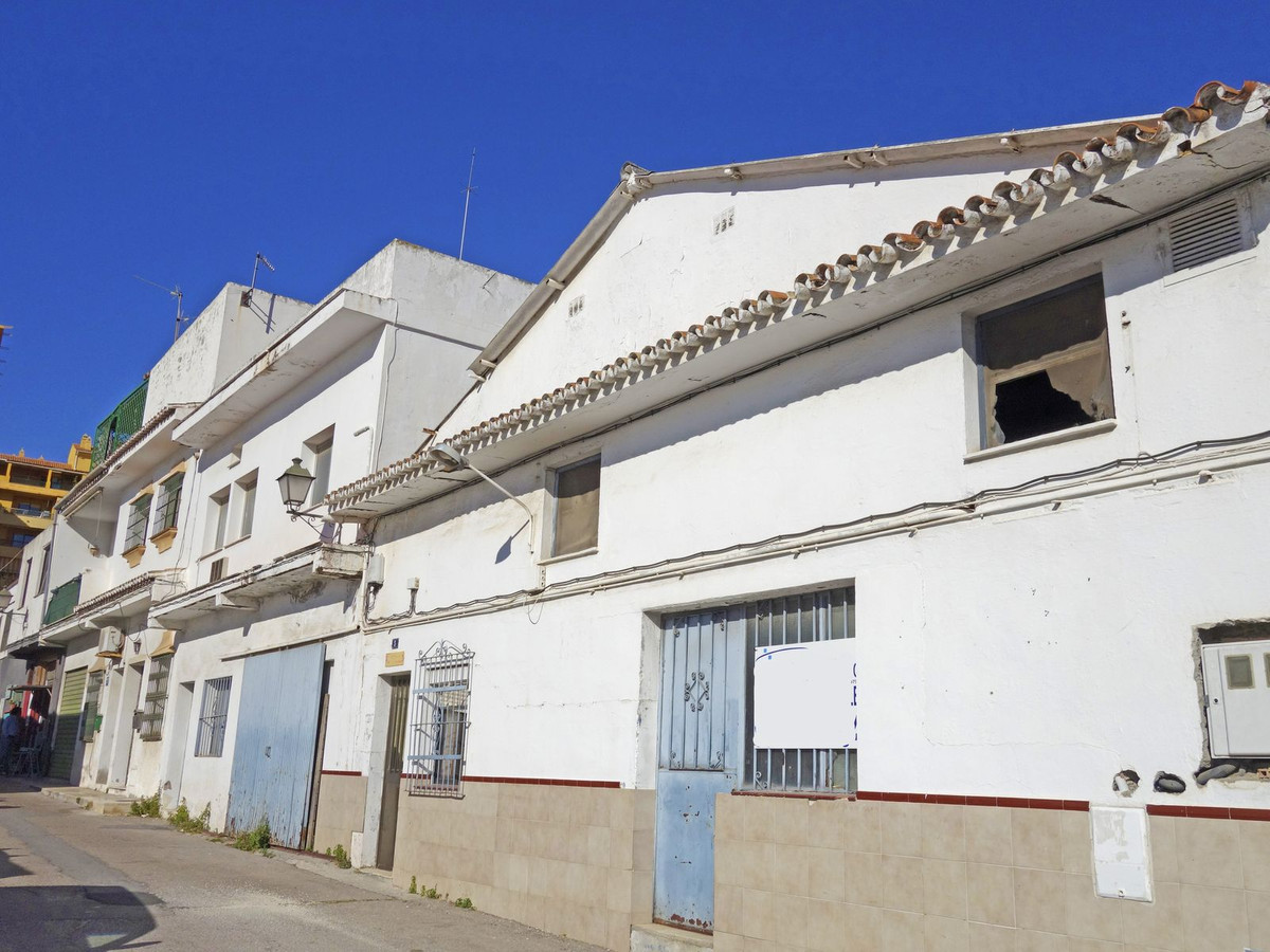 Comercial con 7 Dormitorios en Venta San Pedro de Alcántara