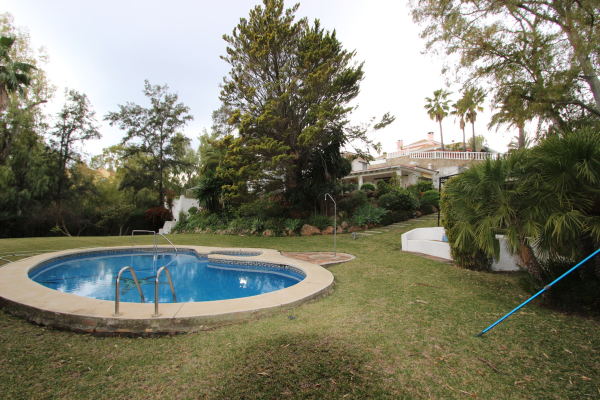 4 bedroom Villa For Sale in La Quinta, Málaga - thumb 17