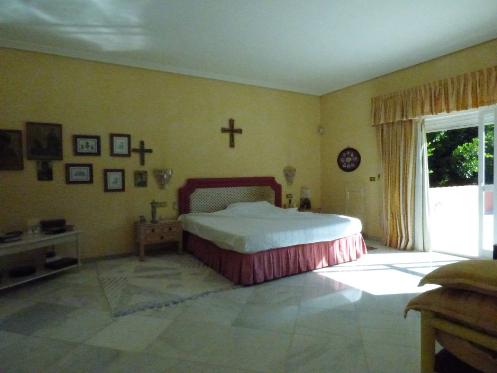 Villa con 9 Dormitorios en Venta Torrenueva