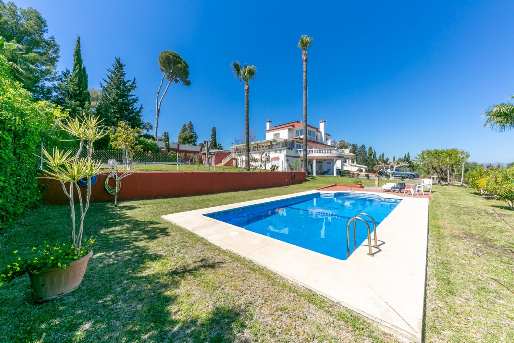10 Bedroom Detached Villa For Sale Torremolinos, Costa del Sol - HP207193