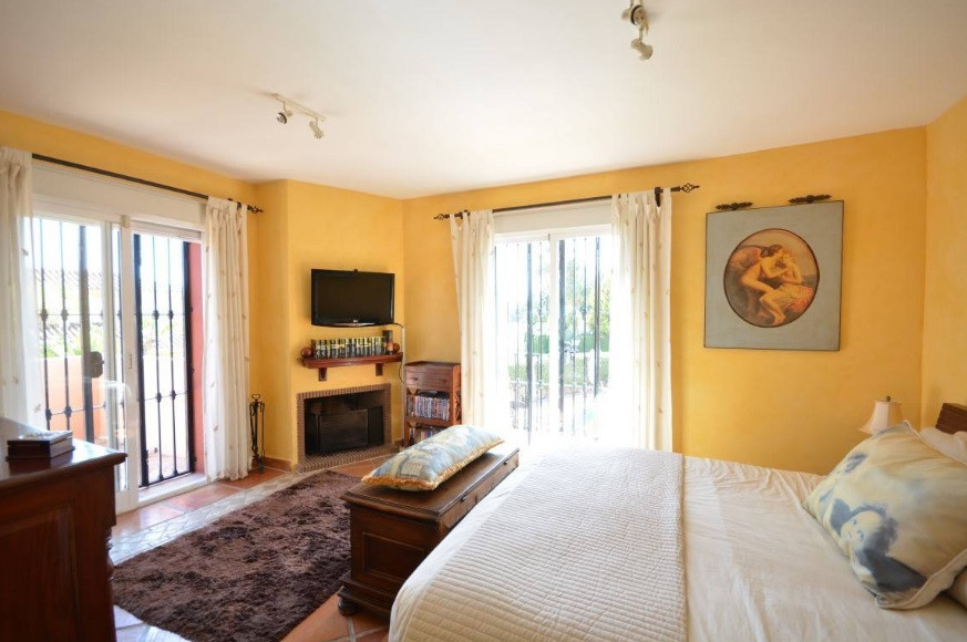 6 bed Property For Sale in Benahavis, Costa del Sol - thumb 3
