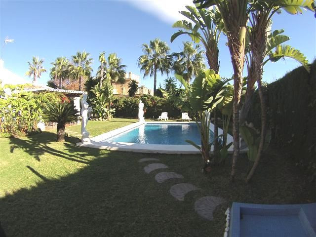 5 bedrooms Villa in Marbella