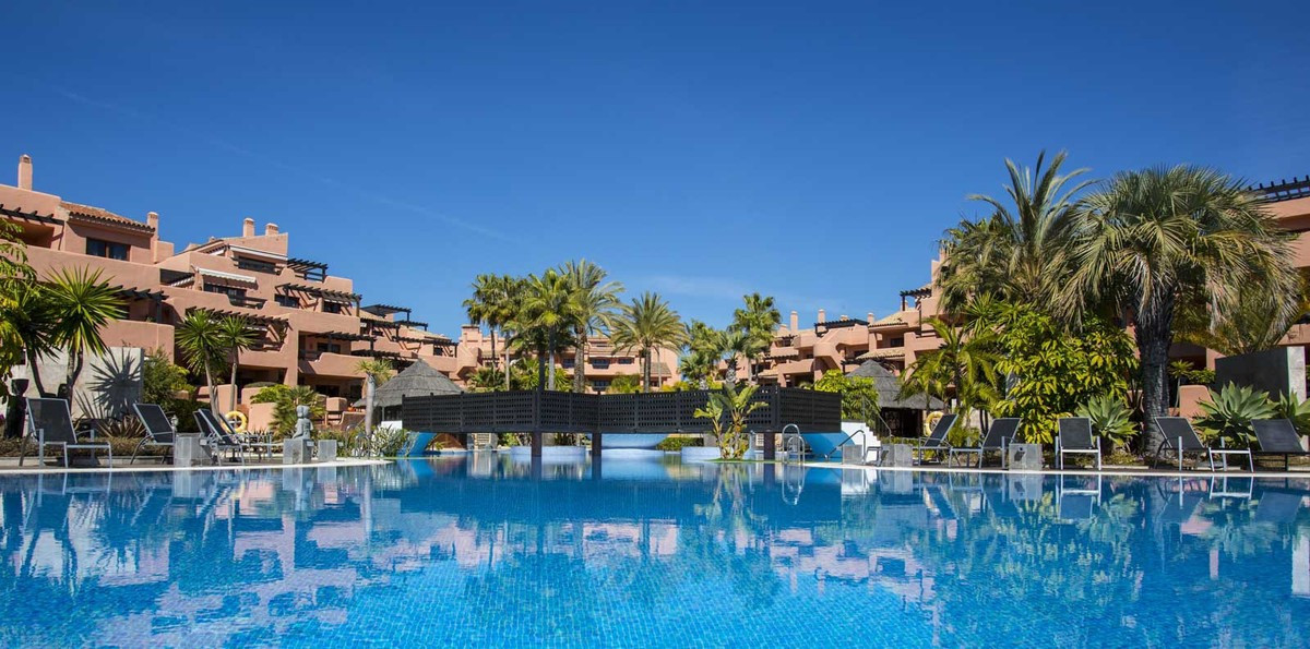 Apartment in Estepona, Costa del Sol, Málaga on Costa del Sol For Sale