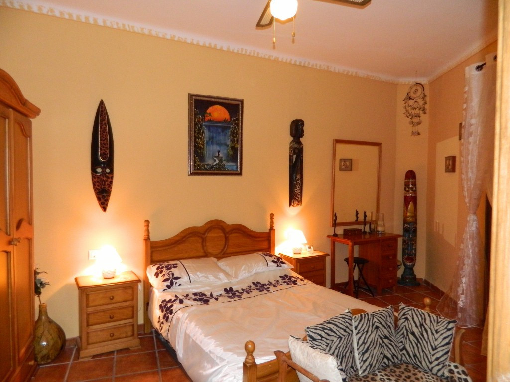 8 bedrooms Commercial in Cuevas De San Marcos
