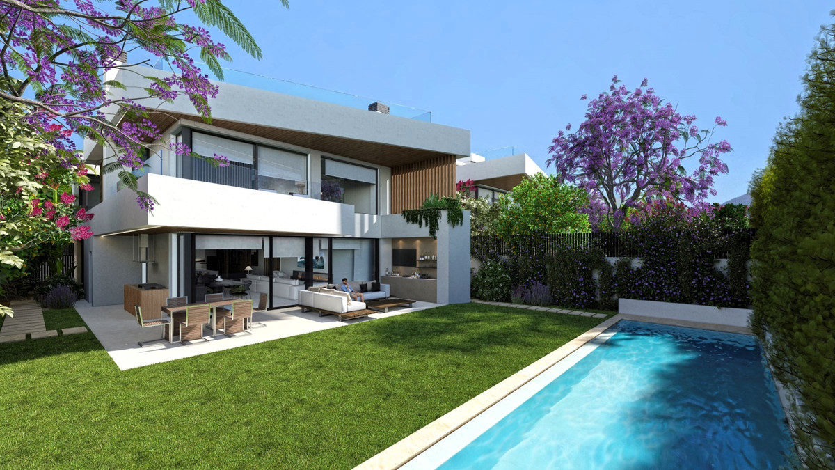 Detached Villa for sale in Marbella R4592158