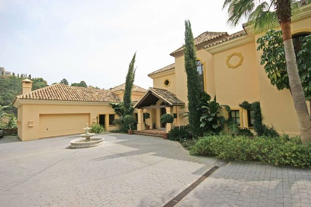 6 bedroom Villa For Sale in La Zagaleta, Málaga - thumb 20