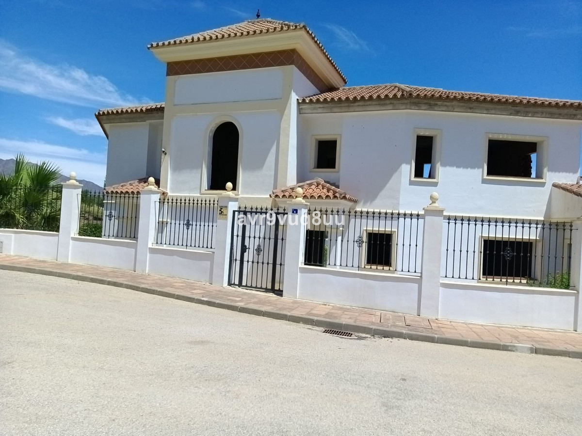 5 bedroom Villa For Sale in La Cala Golf, Málaga - thumb 10