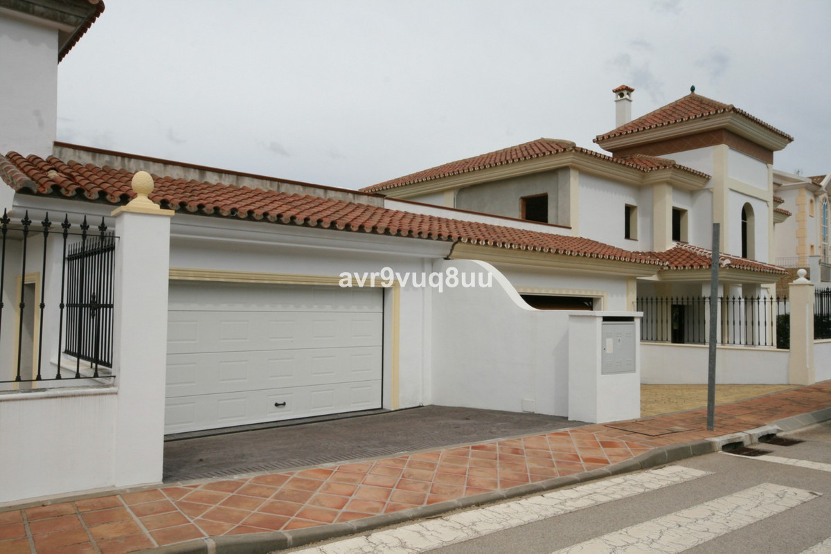 5 bedroom Villa For Sale in La Cala Golf, Málaga - thumb 5