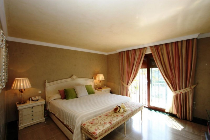 6 bedroom Villa For Sale in El Rosario, Málaga - thumb 21