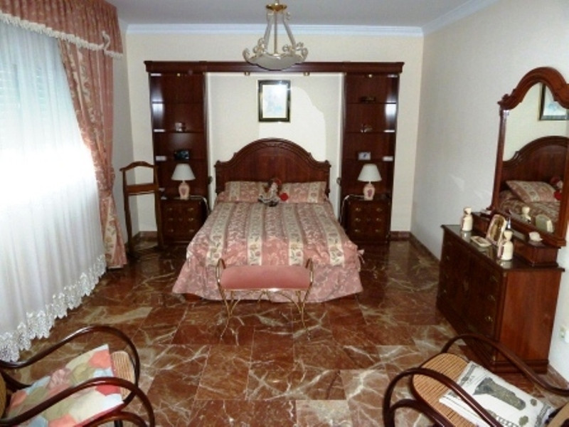 8 bedroom Villa For Sale in Alhaurín de la Torre, Málaga - thumb 24