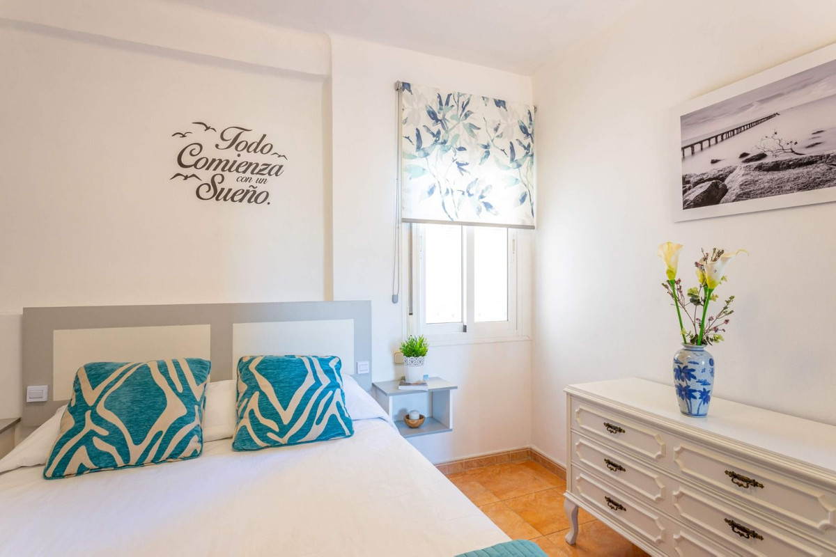 2 Dormitorios Apartamento Planta Media  En Venta Fuengirola, Costa del Sol - HP4589986