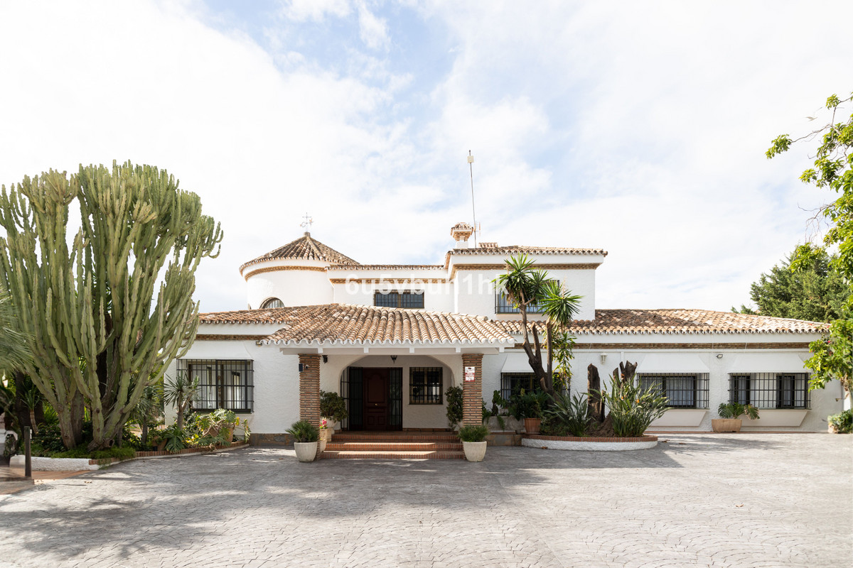  Villa, Individuelle  en vente    à San Pedro de Alcántara