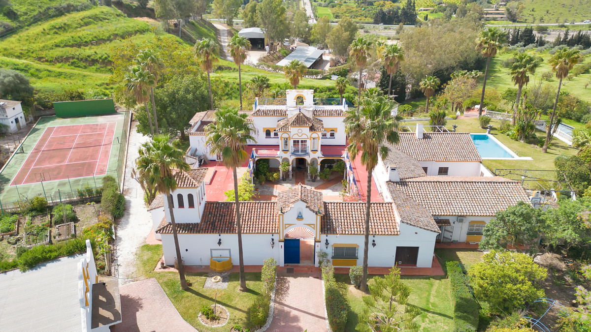						Villa  Finca
													en vente 
																			 à Mijas
					