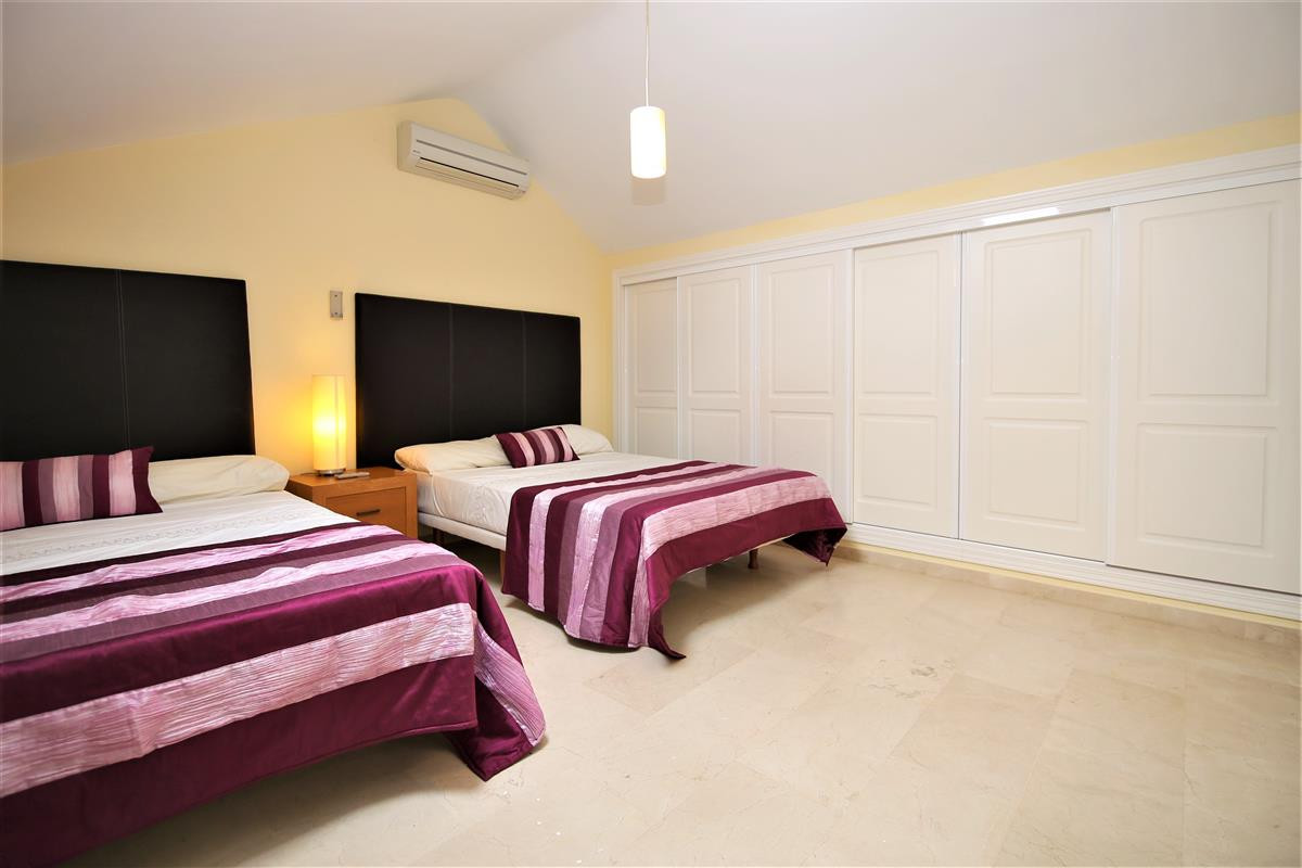 3 bedroom Apartment For Sale in Estepona, Málaga - thumb 12