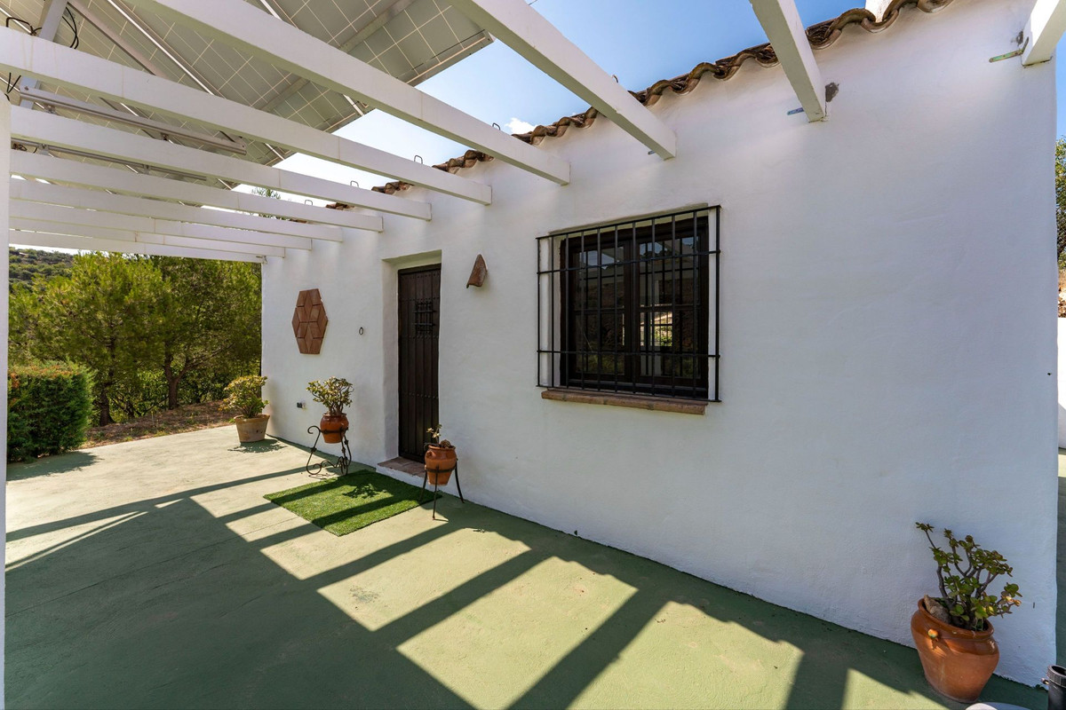 1 Bedroom Detached Villa For Sale Monda, Costa del Sol - HP4356505
