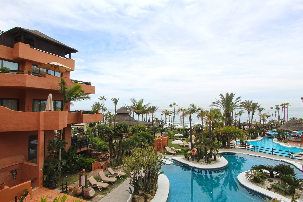 Charming apartment studio, southeast facing, in New Golden Mile, Estepona. This property located on , Spain