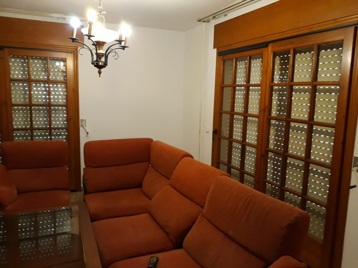  Villa, Pareada  en venta    en Estepona