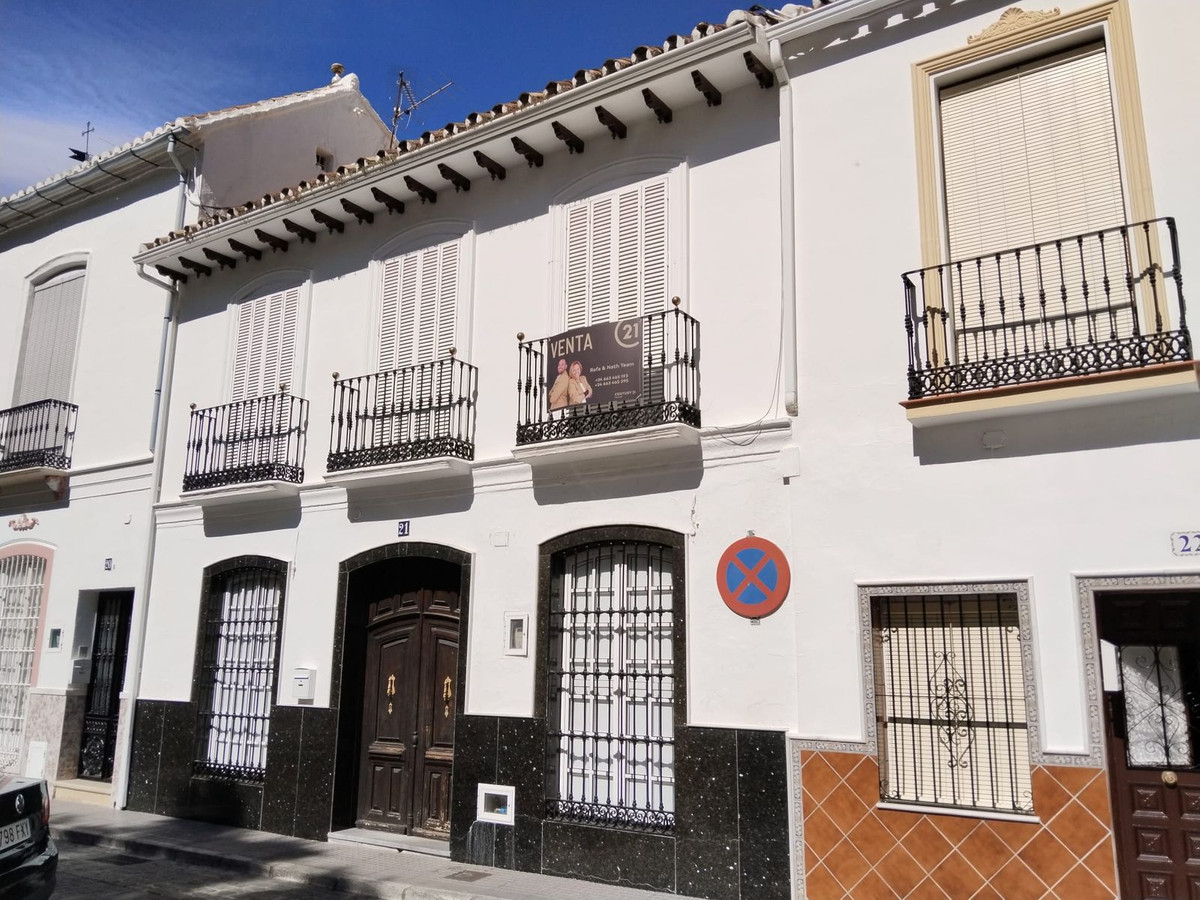 6 Bedroom Detached Townhouse For Sale Alhaurín el Grande