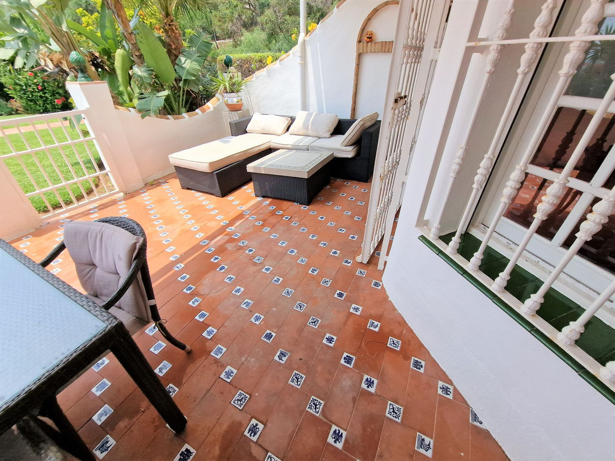 Apartment Ground Floor in Calahonda, Costa del Sol

