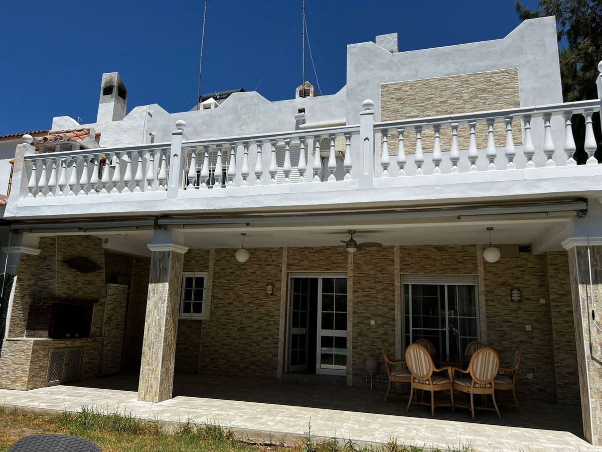 Casa adosada - Nueva Andalucía