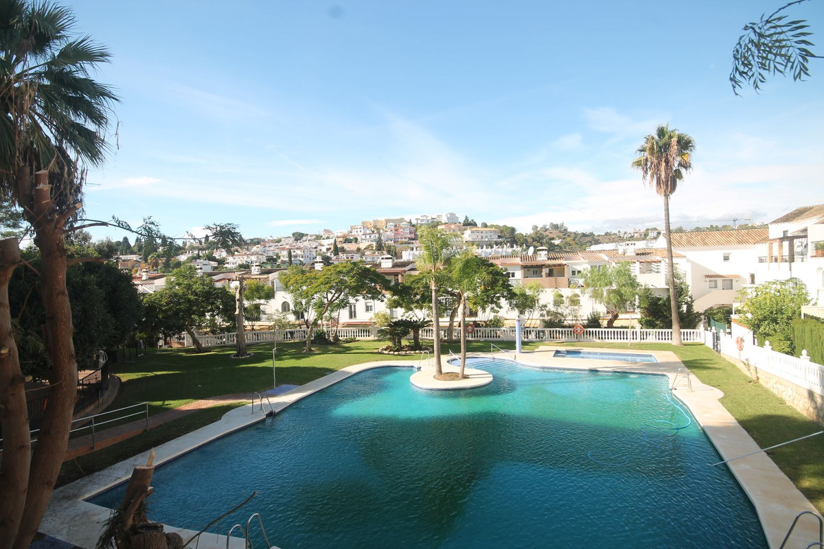 Middle Floor Apartment for sale in Mijas R4572148