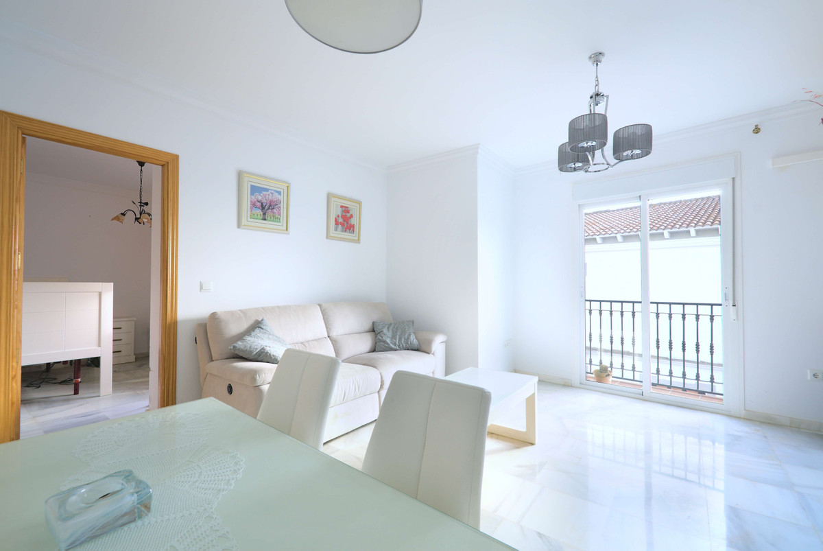 Apartment to move into, consists of a spacious living room, an equipped and furnished kitchen, a modern bathroom, two bedrooms, one of which leads...
