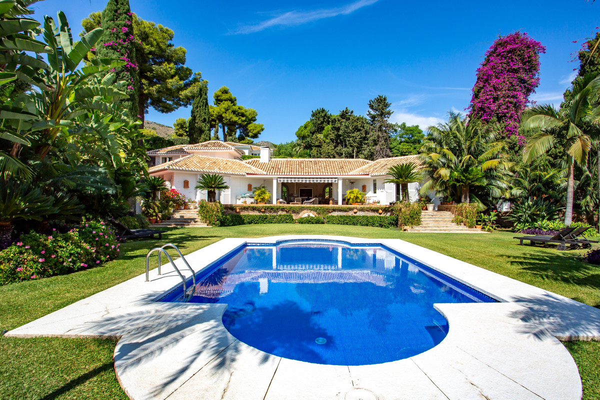 5 bed, 4 bath Villa - Detached - for sale in Benalmadena Pueblo, Málaga, for 1,495,000 EUR