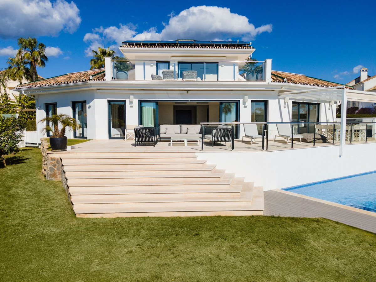 ES167700: Villa  in Nueva Andalucía